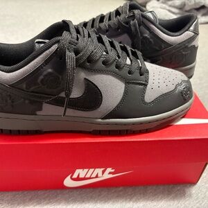 Nike Men's Charcoal and Black Sneakers
